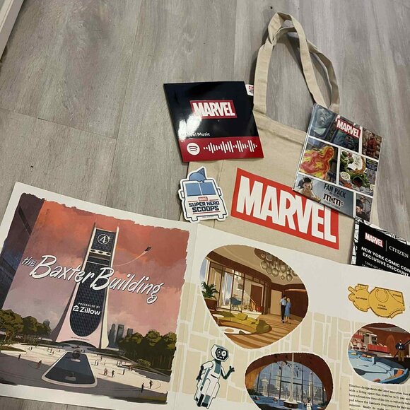 MARVEL Tote Bag w/ Fantastic Four Exclusive Merch - Picture 3 of 6